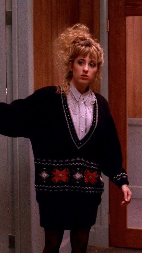 Twin Peaks Inspired Outfits, Lucy Twin Peaks, Twin Peaks Aesthetic Fashion, 80s Fall Fashion, Twin Peaks Outfits, Twin Peaks Inspired Fashion, Twin Peaks Costume, Twin Peaks Aesthetic, 80s Winter Fashion