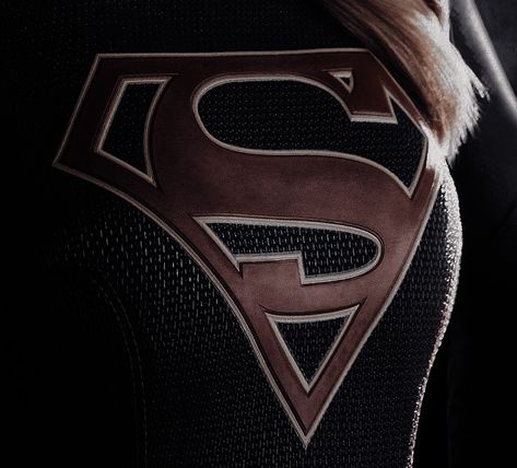 Supergirl Aesthetic, Kara Kent, Melissa Supergirl, Kara Danvers Supergirl, Superhero Suits, Martian Manhunter, Lena Luthor, Black Canary, Clark Kent