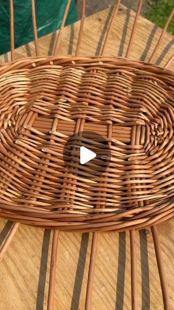 Kings Willow Baskets on Instagram: "Quick look how Flower trug been made for customer!🌺🌷🌸  #Willow #basket #wicker #willowbasket #basketmaking #weave #handmade #art #like #followforfollowback #instagood #willowbaskets #ecofriendly #home #designdeinteriores #craft" Basket Willow, Basket Weaving Diy, Willow Basket, Laundry Basket, Handmade Art, Basket Weaving, Easy Diy, Baskets, Weaving