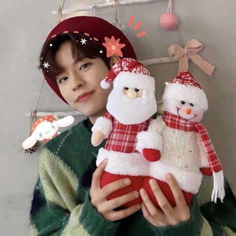 Kpop Christmas Icons Stray Kids, Straykids Christmas Icons, Seungmin Christmas, Skz Christmas, Xmas Icons, Kpop Christmas, Xmas Gif, Listen To Christmas Music, Christmas Pfp