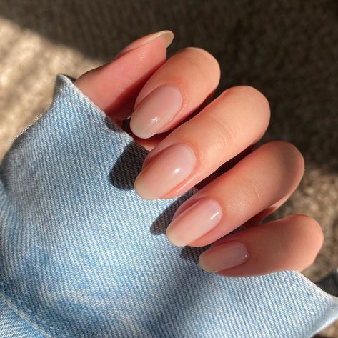 Essie Mademoiselle, Elegant Hands, Happy Nails, Minimal Nails, School Nails, Pretty Gel Nails, Builder Gel, Opi Nail Polish, April 6