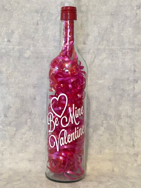 Bottle Art For Boyfriend, Valentine Bottle Crafts, Valentine Bottle Art, Valentines Day Wine Bottle Crafts, Valentines Bottle Ideas, Valentine Wine Bottles, Mini Bottles Of Alcohol Gifts Valentines, Valentines Wine Bottle Crafts, Valentine’s Day Bottle Art