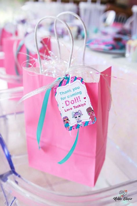 Lol Doll Party Favors, Diy Lol Doll Party Decorations, Diy Lol Surprise Birthday Party, Lol Doll Birthday Party Ideas Diy, Lol Birthday Party Ideas Decorations, Lol Party Ideas Decoration, Lol Theme Birthday Party Ideas, Lol Doll Birthday Party Ideas, Lol Pool Party