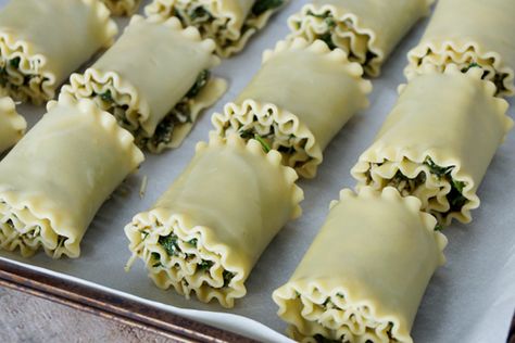 Lasagna Alfredo, Spinach Lasagna Roll Ups, Lasagne Roll Ups, Pesto Lasagna, Baked Chicken Strips, Easy Make Ahead Appetizers, Dinners Ideas, Cheap Camping, Spinach Lasagna Rolls