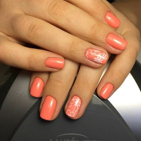 Tangerine Color Nails, Oval Gel Nails Summer, Late Summer Nails 2024, Coral Nails With Glitter, Nails Trendy 2023, Almond Summer Nails 2023, Coral Nail Designs, Summer Nails Designs 2023, Uñas Color Coral