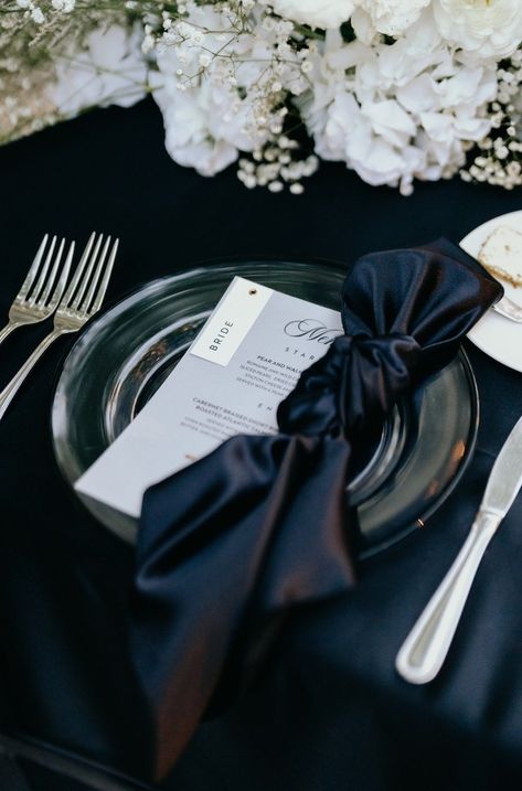 Dining in style! 🍷✨ This gorgeous tablescape sets the perfect mood for an evening filled with love and laughter. #MeleAmore #WeddingReception Black Table Cloth, Black Table, Black Plates, Tablescapes, Wedding Reception, In Style, Table Cloth, With Love, Black