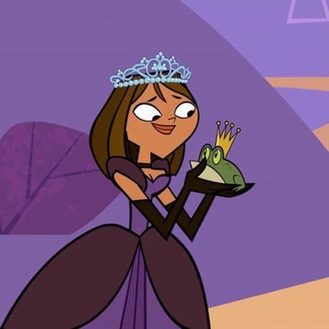 Courtney Total Drama Aesthetic, Barbie Reaction Pics, Courtney Tdi, Courtney Total Drama, Total Drama Aesthetic, Revenge Of The Island, Princess Courtney, Drama Aesthetic, Pfp Black