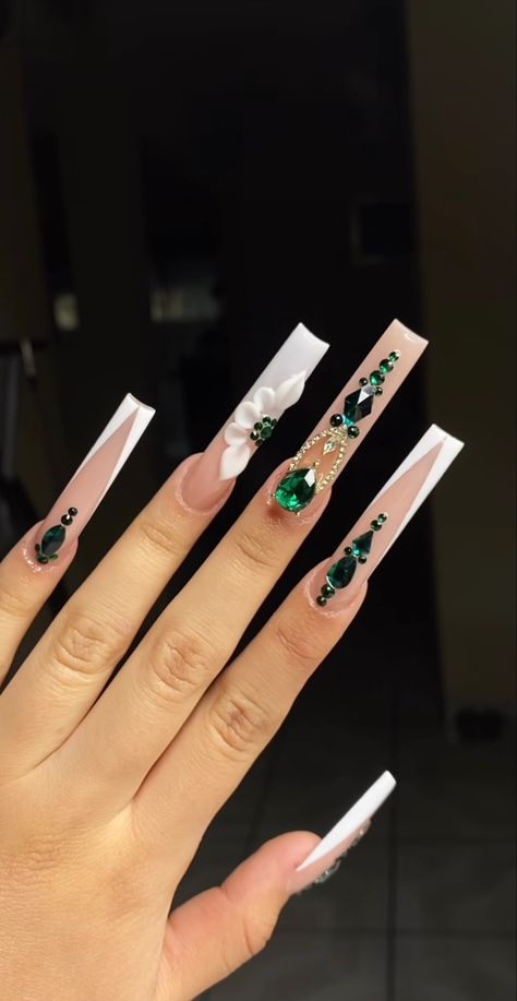 Quince Nails, Quinceanera Nails, Emerald Nails, Green Acrylic Nails, Simple Acrylic, Red Acrylic Nails, Girly Acrylic Nails, Green Nail, Simple Acrylic Nails