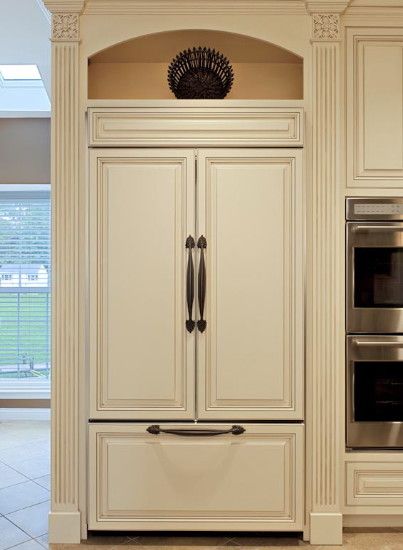 Fridge that looks like Cabinets....Love!  Traditional Fridge Refridgerator Design, Pictures, Remodel, Decor and Ideas Refrigerator Cabinet, Traditional Home Decor, Kitchen Refrigerator, Kitchen Redo, Traditional Home, Kitchen Remodel Idea, White Cabinets, Beautiful Kitchens, Kitchen Designs