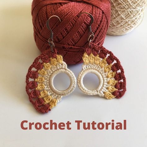 Diy Crochet Jewelry, Earrings Crochet, Crochet Jewelry Patterns, Crochet Earrings Pattern, Diy Fan, Crochet Etsy, Crochet Simple, Basic Jewelry, Tutorial Crochet