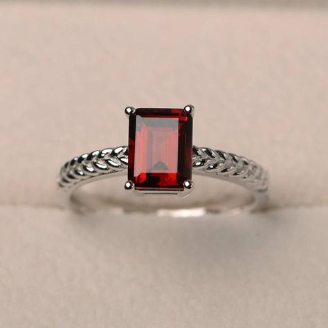 Woven Engagement Ring, Gomed Stone, Hessonite Ring, Garnet Wedding Rings, Garnet Wedding, Red Gemstone Ring, Brown Gemstone, Emerald Cut Rings, Hessonite Garnet