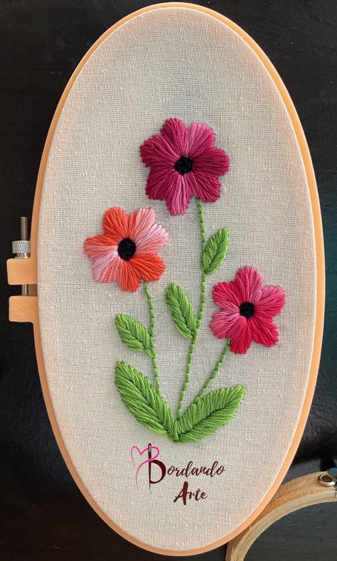 Front Door Painting, Front Porch House, Decorating Front Door, Door Painting Ideas, Porch House, Door Painting, Embroidery Lessons, Digital Embroidery Patterns, Hand Embroidery Patterns Flowers