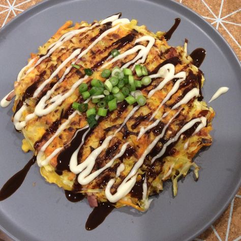 Easy Japanese Food, Okonomiyaki Recipe, Okonomiyaki Sauce, Japanese Pancake, Pulled Pork Leftovers, Sides Recipes, Delicious Family Meals, Recipe Vegetarian, Mexican Food Recipes Easy