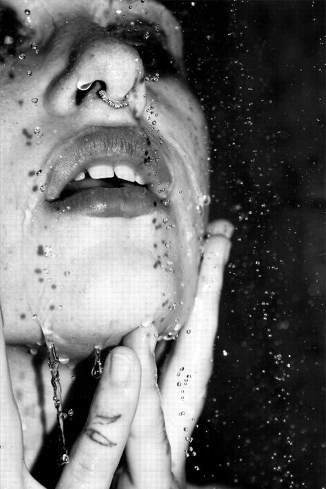 #shower #shoot #mouth #teethgap #b&w #closeup #portrait #grunge #dark #makeup #dramatic #photoshoot #wet Dramatic Photoshoot, Shower Shoot, Grunge Photoshoot, Closeup Portrait, Tattoo Photography, Hair Photography, High Fashion Editorial, Film Images, Dramatic Makeup