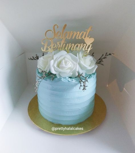 Baby Blue Cake, Blue Birthday Cakes, Birthday Cake For Mom, White Birthday Cakes, Birthday Donuts, 21st Birthday Cake, Blue Cakes, Engagement Cakes