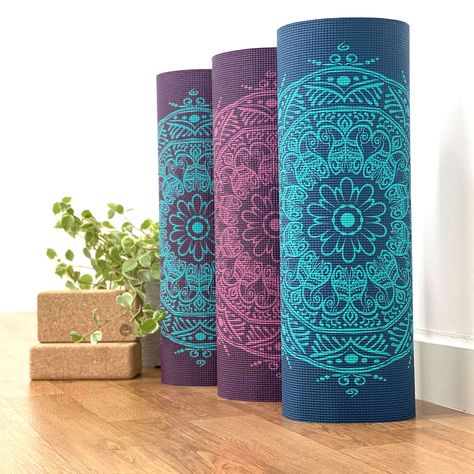 MANDALA LOVERS!  O tapete de yoga  que inspira e conecta Ganesha, Reiki, Lily Pulitzer, Lily Pulitzer Dress, Chakra, Yoga, Lilly Pulitzer, Mandalas