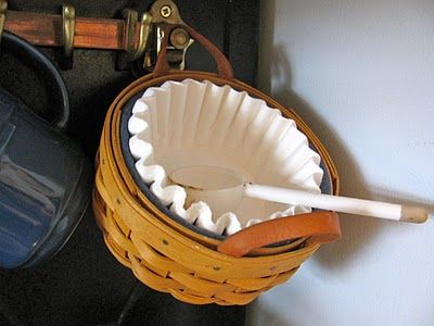 Diy Coffee Filter Holder, Coffee Filter Storage Ideas, Coffee Filters Storage, Coffee Filter Holder, Coffee Stations, Kitchen 2020, Farmhouse Cabin, Longaberger Baskets, Home Coffee Stations