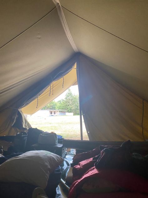 #camping #scout #scouts #tent Scouting Aesthetic, Scout Aesthetic, Scouts Camping, Scout Camp, Inner Tents, Camping Vibes, Camping List, Camping Organization, Camping Aesthetic