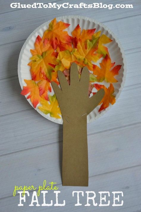 Paper Plate Fall Tree Kids Craft. Create cute and colorful trees for autumn using paper plates, construction paper, fake leaves, and school glue! November Preschool, Art Preschool, October Activities, Fall Arts And Crafts, Fall Tree, Kid Craft, Paper Plate Crafts, Daycare Crafts, Plate Crafts