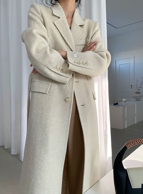 Light Beige Coat Outfit, Beige Coat Outfit, Beige Trench Coat Outfit, Trench Coat Outfit, Beige Trench Coat, Beige Coat, Coat Outfit, Winter Fits, Coat Outfits