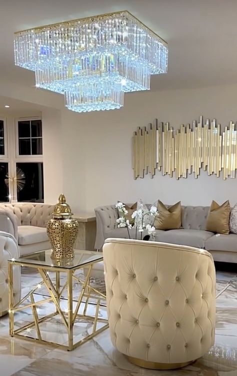 Glamorous Living Room, Mirror Decor Living Room, Luxury Living Room Decor, Bedroom Minimalist, Gold Living Room, Glam Living Room, Living Room Decor Inspiration, Gold Home Decor, Bedroom Wallpaper