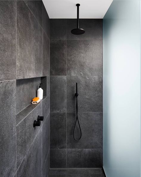 Bathroom Shower Design, Bathroom Inspiration Modern, Small Bathroom Makeover, Bathroom Design Inspiration, Bathroom Tile Designs, Bathroom Design Decor, Bathroom Inspiration Decor, Bathroom Design Luxury, Modern Shower