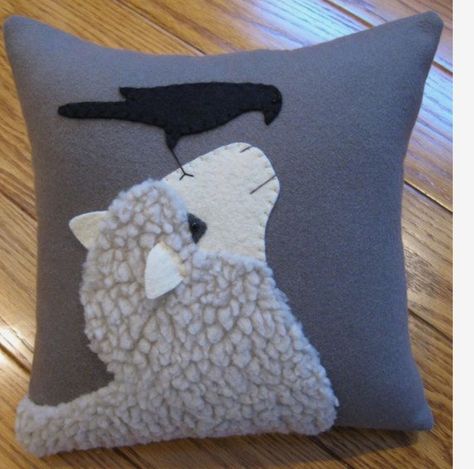 Sheep Pillow, Pillows Ideas, Applique Cushions, Sheep Crafts, Applique Pillows, Wool Applique Patterns, Wool Quilts, Penny Rugs, Wool Projects