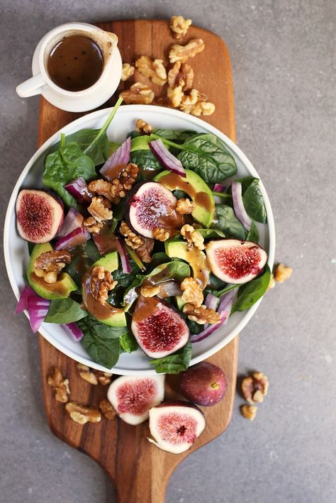 This Spinach Fig Salad is made with fresh figs, avocado, toasted walnuts, and homemade balsamic vinaigrette for a delicious fall salad that will fill you up. #vegan #vegetarian #salads #figs #fallrecipes #fallsalads #spinach #healthy #glutenfreerecipes #mydarlingvegan Balsamic Vinegar Salad Dressing, Balsamic Vinegar Salad, Fig Salad Recipes, Figs Breakfast, Salad With Balsamic Vinaigrette, Fig Balsamic Vinegar, Vinegar Salad, Homemade Balsamic Vinaigrette, Vinegar Salad Dressing