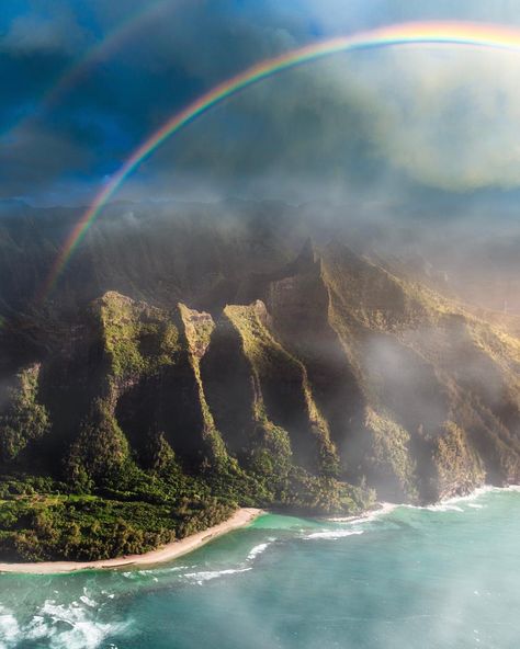 See Shots on Instagram: “HAWAIIAN WANDERLUST.  The Napali Coast in Kauai, Hawaii has always been to be one of my wanderlust destinations. Seeing the beauty of…” Hawaii Life Aesthetic, Hawaii Ranch, Hawaiian Aesthetic, Napali Coast Kauai, Hawaii Landscape, Manifest Board, Hawaii Flag, Life In Paradise, Hawaii Aesthetic