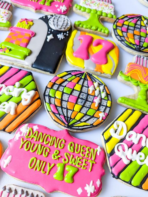 Dancing Queen 17 Cookies, Dancing Queen Cookies, Last Disco Cookies, Disco Ball Cookies Decorated, Swiftie Cookies, Dancing Queen 17 Birthday Party, Dancing Queen Birthday Party, Queen Cookies, Disco Cookies