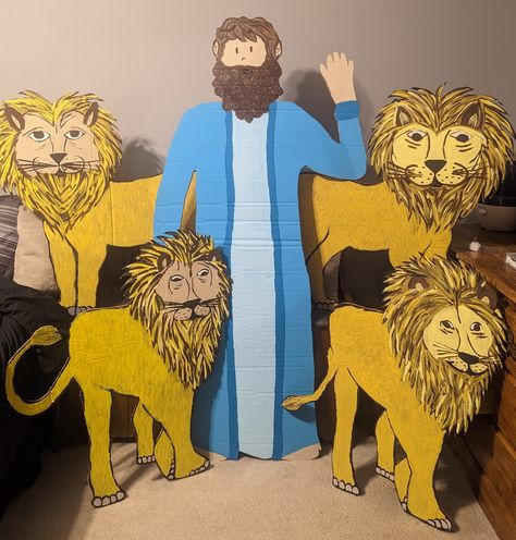 Daniel In The Lions Den, Lion's Den, Daniel In The Lion's Den, World Book Day Ideas, Daniel And The Lions, Den Decor, Kids Church Lessons, Children's Church Crafts, Church Crafts