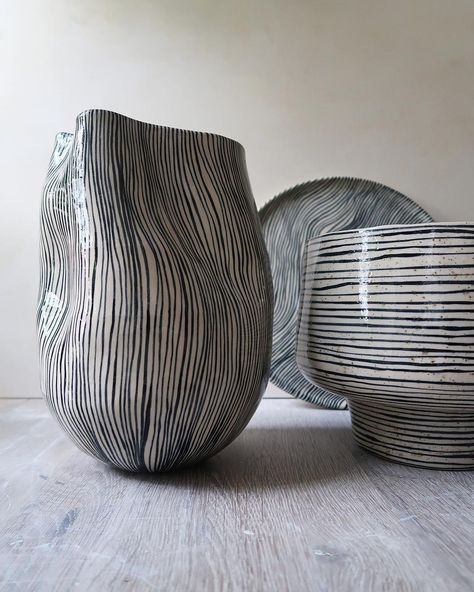 Stephanie A. Lötzsch on Instagram: “My very first exhibition called L E Y L I N E S @juwelierbrose in Berlin Spandau. The Vernissage starts on the 10th of June at 5 pm. I…�” Raku Clay Ideas, Nerikomi Pottery Patterns, Underglaze Ideas, Nerikomi Pottery, Nerikomi Technique, Pottery Patterns, Hand Building, Ceramic Shop, Surface Decoration