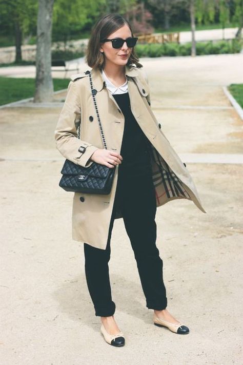 Pump Outfits, Flat Shoes Outfit, Chanel Ballerina, Chanel Classic Flap Bag, Iconic Shoes, Chanel Flats, Trench Coat Outfit, Flats Outfit, Trench Coat Style