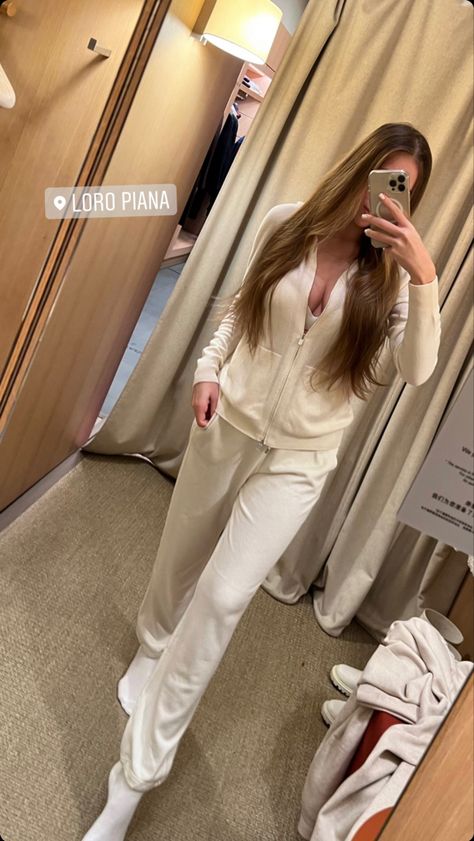 Lora Piana, Chill Outfits, Winter Fits, Modest Fashion Outfits, Abaya Fashion, Womens Casual Outfits, Daily Outfits, Modest Fashion, Capsule Wardrobe