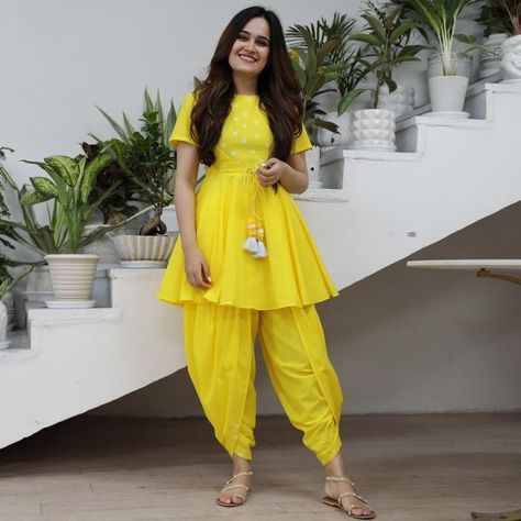 FASHIOn Haldi Dress Ideas, Haldi Dress, Patiyala Dress, Haldi Outfits, Function Dresses, Long Kurti Designs, Indian Gowns Dresses, Trendy Dress Outfits, Dress Indian