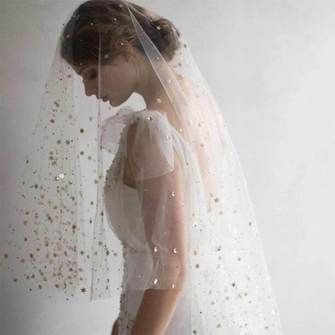 One-tier Classic Style / Lace Wedding Veil Sequin Veil, Cheap Wedding Veil, Wedding Veil Styles, Veil With Blusher, Lace Edge Veil, Elegant Veils, Fingertip Wedding Veils, Layered Veil, Fingertip Veil