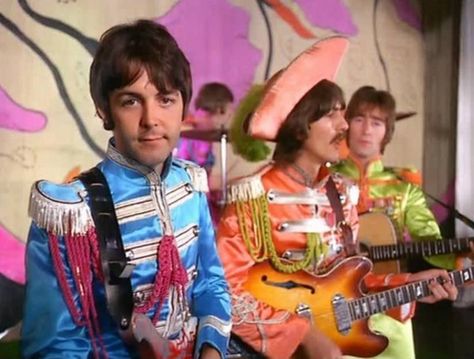 You say goodbye, and I say hello! Hello Goodbye Beatles, Beatles Videos, Sgt Peppers Lonely Hearts Club Band, The Beatles 1, Beatles Sgt Pepper, Beatles Music, Hello Goodbye, Sgt Pepper, Beatles Fans