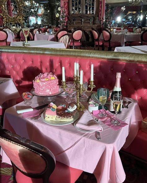 Pink Champagne Cake, Madonna Inn, Instagram Heart, Dinner Party Summer, 30th Bday, Fairy Wedding, Food Display, Birthday Board, Candle Cake