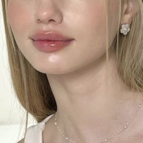 Heart Shaped Lips Natural, Lips Inspiration, Bentuk Alis, Perfect Lips, Nose Job, Pretty Skin, Lip Fillers, Glossy Lips, Natural Lips