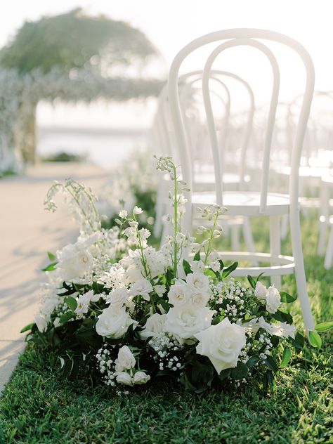 Ceremony Layout, Florals For Wedding, Aisle Florals, Ideas Matrimonio, Large Floral Arrangements, Grand Place, Aisle Flowers, Scotland Wedding, Aisle Decor