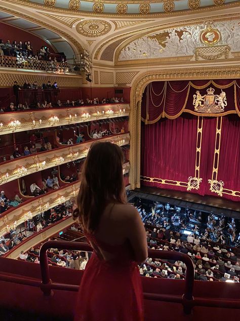 Royal Opera House 🎭 Royal Opera House Ballet Nutcracker, Royal Opera House Aesthetic, Opera Astethic, Opera Aesthetic Outfit, Opera House Aesthetic, Opera Night, Opera Aesthetic, Royal Opera House London, Vienna Cafe