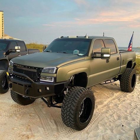 Duramax Chevy Truck #chevy #truck Chevy Duramax, Custom Lifted Trucks, Chevy Diesel Trucks, Cummins Trucks, Trucks Lifted Diesel, Duramax Diesel, Lifted Chevy Trucks, Lifted Chevy, Jacked Up Trucks