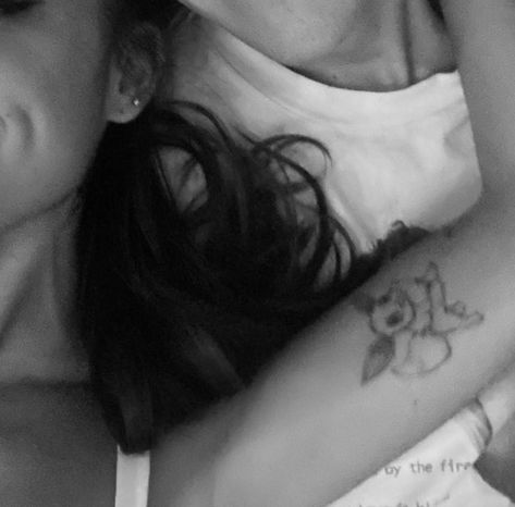 Ariana Grande Details, Details Aesthetic, Ariana Grande Sweetener, Ariana G, Black And White Aesthetic, White Aesthetic, I Tattoo, Ariana Grande, Tatting