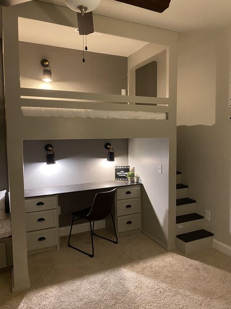 Closet Bedroom Ideas, Bedroom Ideas Closet, Walk Closet, Aesthetic Wardrobe Closet, Design Walk In Closet, Closet Behind Bed, Walk In Closet Organization, Bed Wardrobe, A Loft Bed