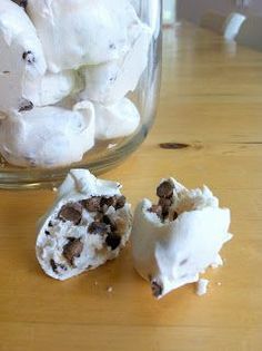 Forgotten Cookies Recipe, Easy Meringue Cookies, Fat Free Desserts, Chocolate Chip Meringue Cookies, Easy Meringues, Forgotten Cookies, Easter Cookie Recipes, Meringue Cookie Recipe, Kids Cookbook