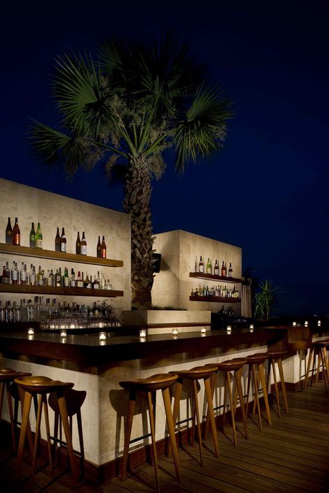 https://flic.kr/p/75DVYb | ABH Bar at Thompson Beverly Hills | Thompson Beverly Hills ABH Rooftop Lounge. www.thompsonhotels.com/hotels/la/thompson-beverly-hills/d... Rooftop Bar Design, Rooftop Restaurant Design, Bar Deco, Terrasse Design, Outdoor Restaurant Design, Bar Exterior, Rooftop Design, Bar Interior Design, Best Rooftop Bars