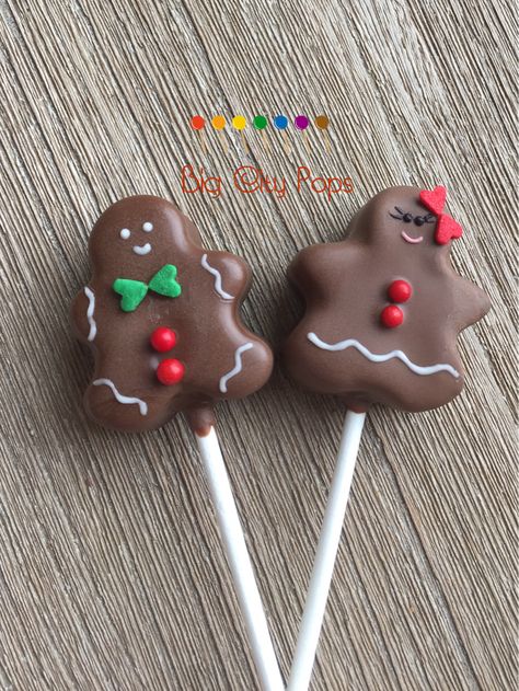 Gingerbread Man Cake Pops, Christmas Themed Cake Pops, Gingerbread Cake Pops, Christmas Cake Pops Ideas, Cake Sickles, Christmas Cakesicles, Creative Deserts, Christmas Cakepops, Pig Cake Pops