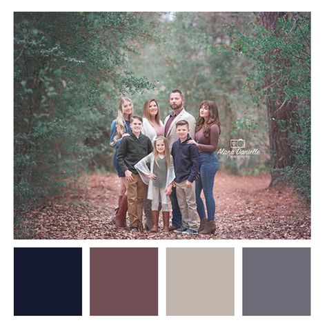 Family Photos Purple Color Palettes, Mauve Family Photo Outfits Fall, Purple Fall Family Photos, Mauve Family Photo Outfits, Fall Photoshoot Color Scheme, Adult Family Poses, Picture Color Schemes, Fall Photo Outfits, Earth Tone Palette