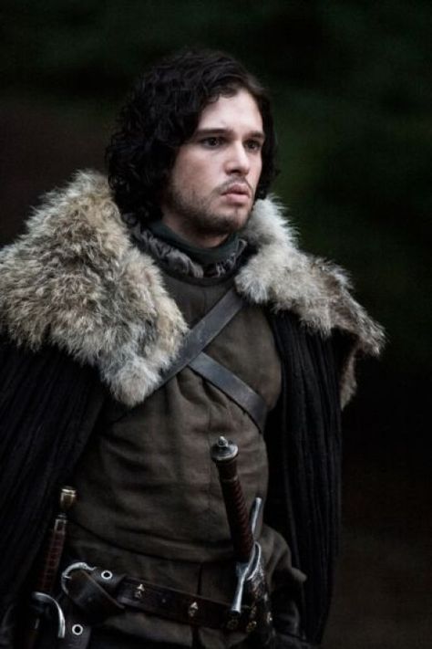 Any Jon Snow costume should include a cloak with a fur collar. See below for tips on how to create your own costume! Jon Snow Costume Diy, Jon Snow Costume, Castlevania Netflix, Eddard Stark, Trevor Belmont, Game Of Thrones Costumes, Ned Stark, John Snow, Kit Harrington