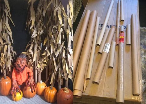 Halloween Corn Stalks, Corn Maze Halloween Decorations, Corn Maze Decorations, Diy Corn Field Decoration, Diy Paper Cornstalks, How To Make Corn Stalks Out Of Paper, Diy Corn Maze At Home, Children Of The Corn Halloween Ideas, Diy Crow Halloween Decorations